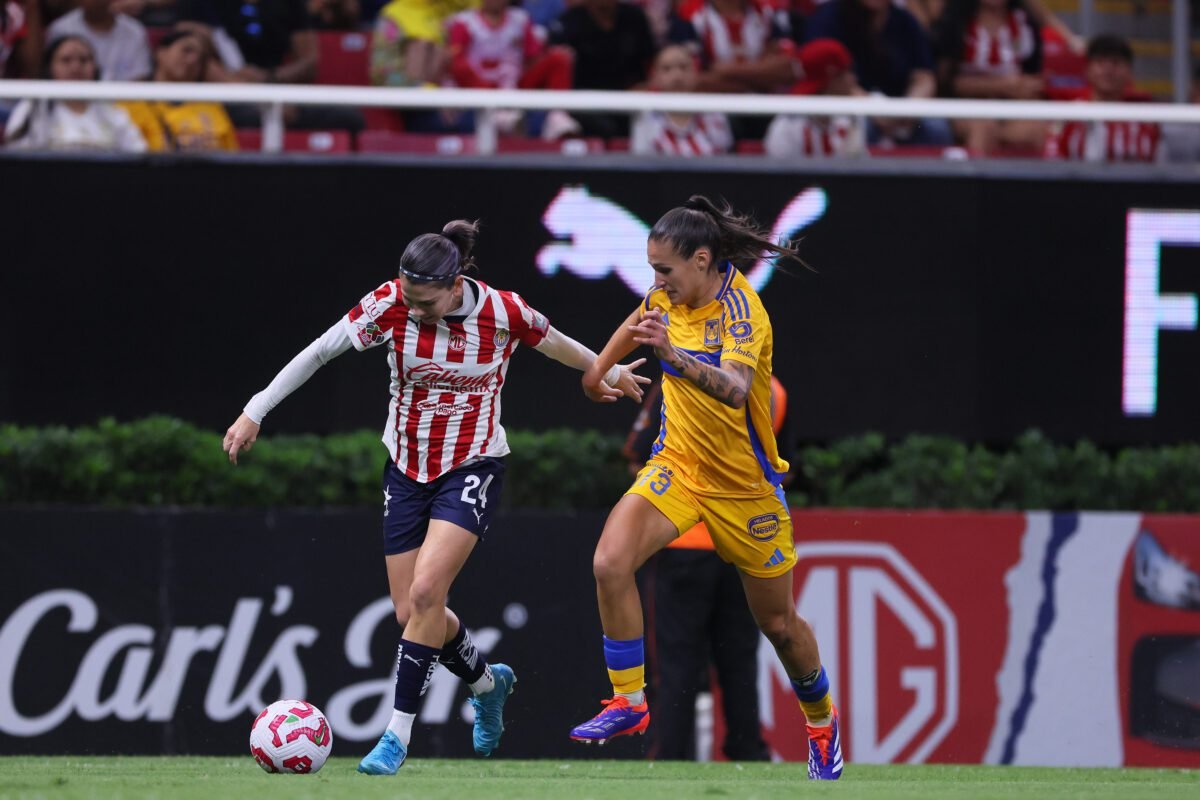 Chivas Femenil igualó con Tigres. 