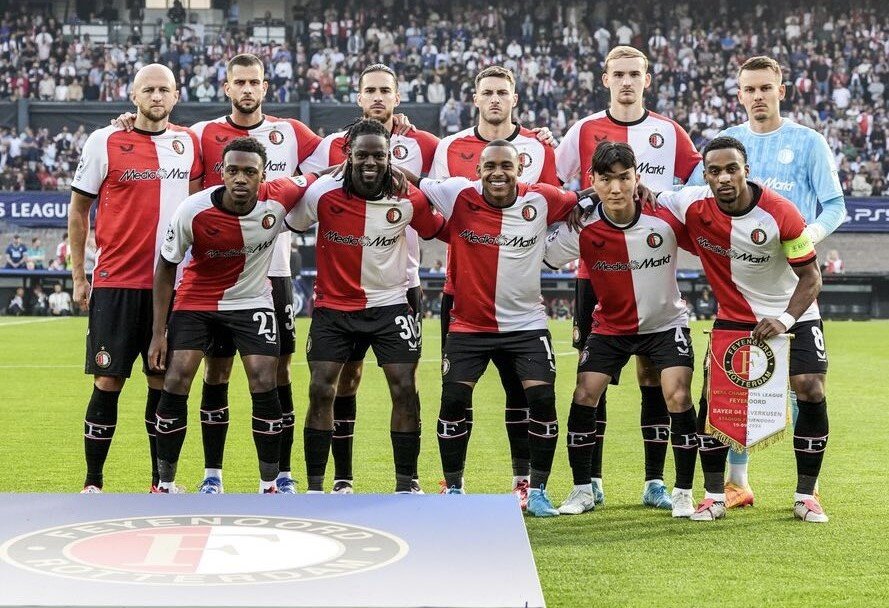 Santi Giménez y el Feyenoord sufren un amargo debut en la Champions 2024