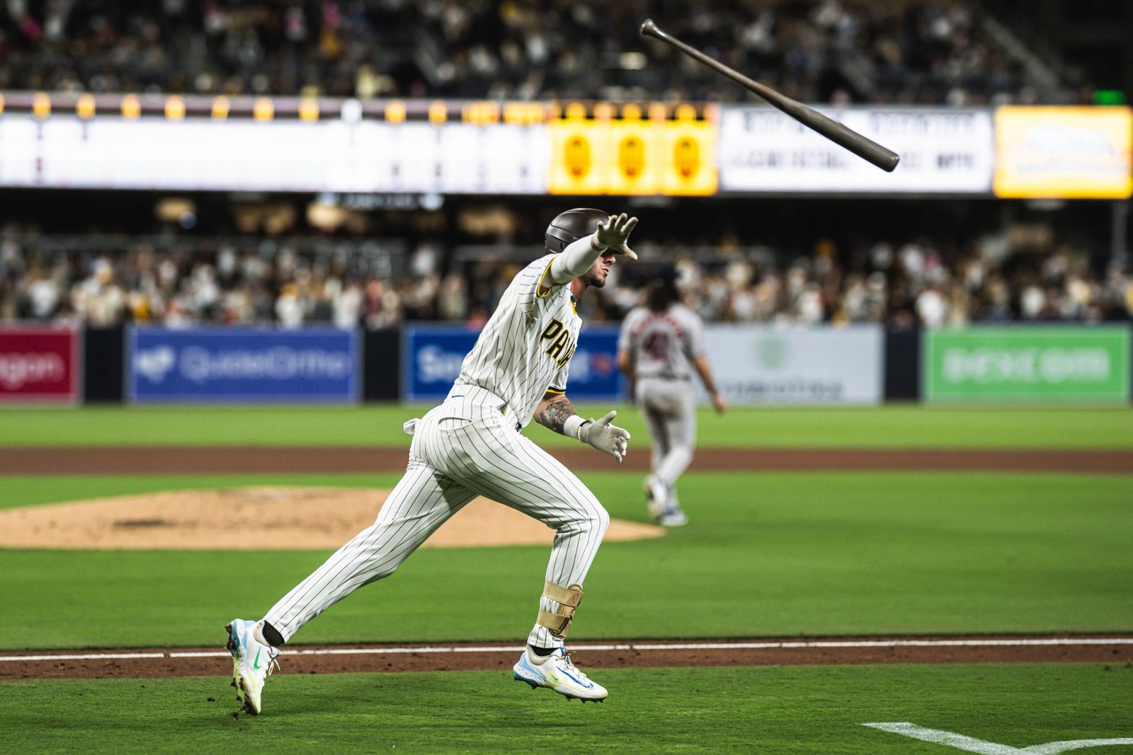 Padres derrotó 3-1 a Astros.