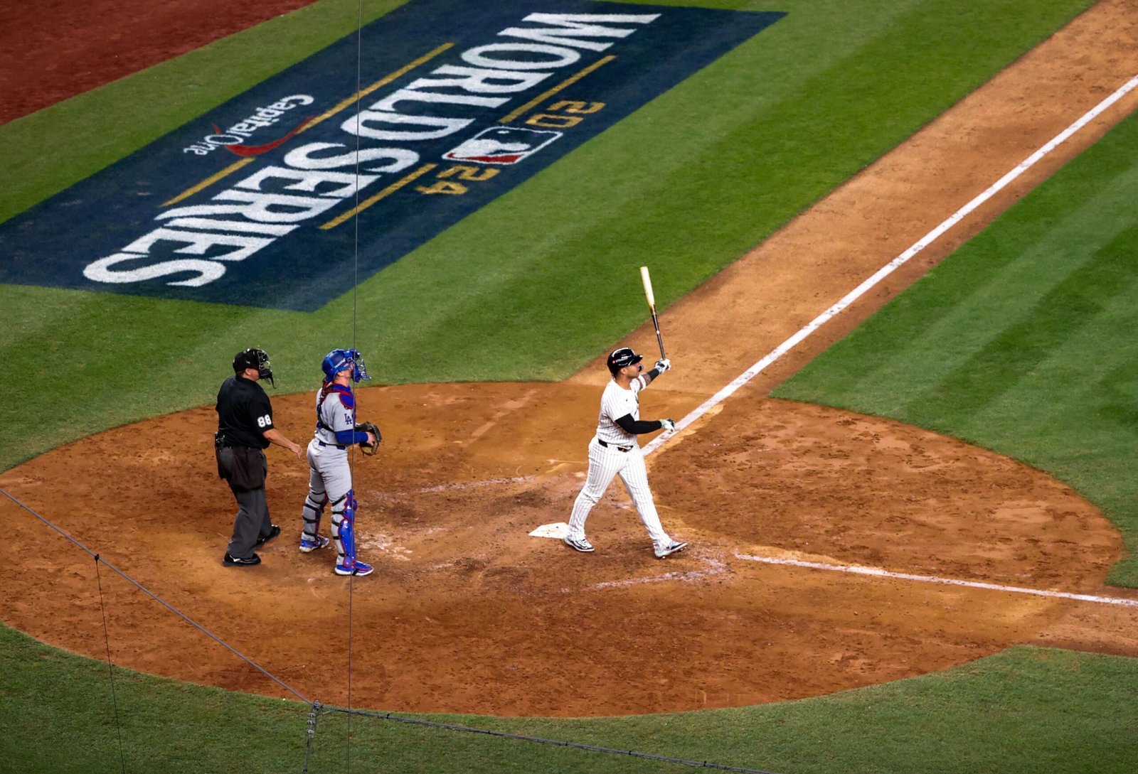 Ganan los Yankees y forzan el Juego 5 en la Serie Mundial