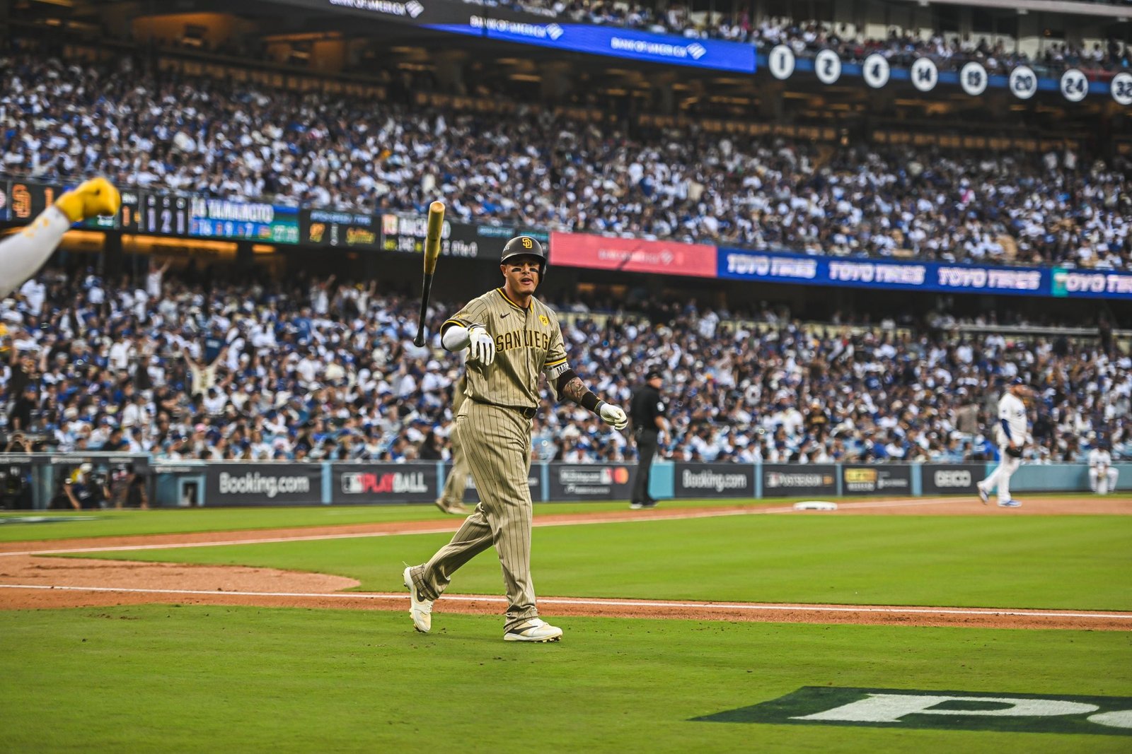 Dodgers 7 Padres 5, Los Ángeles gana el juego 1 de la Serie Divisional