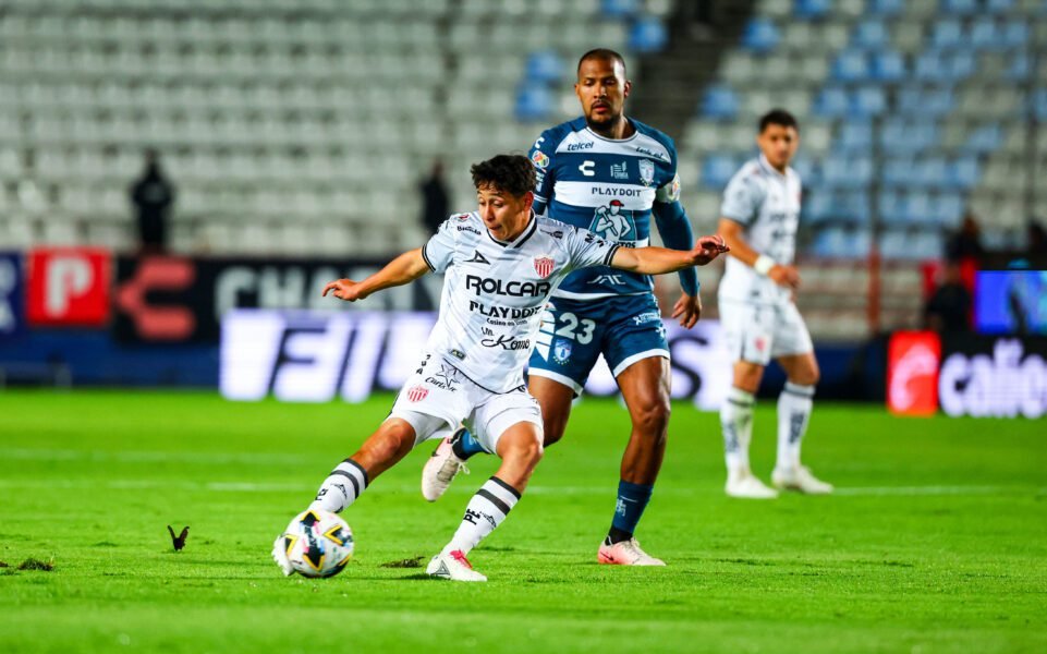 Pachuca golea 6-2 al Necaxa.