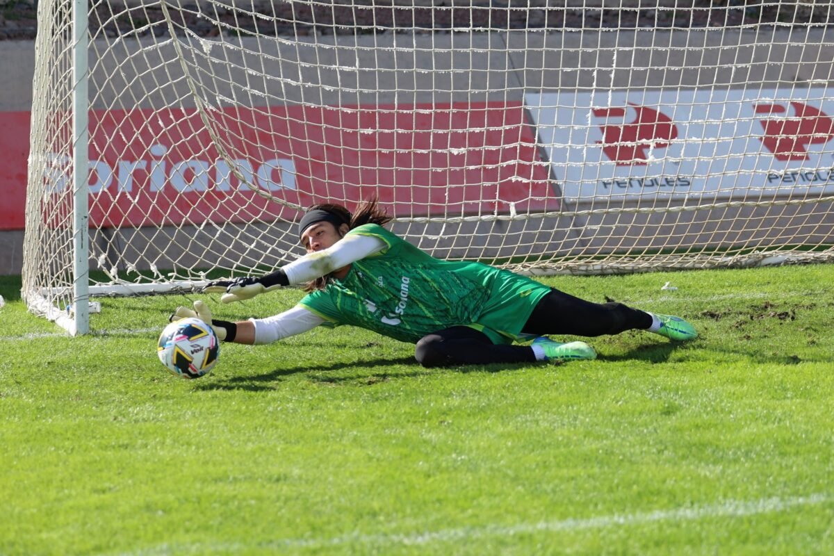 Carlos Acevedo durante la pretemporada de Santos Laguna. 