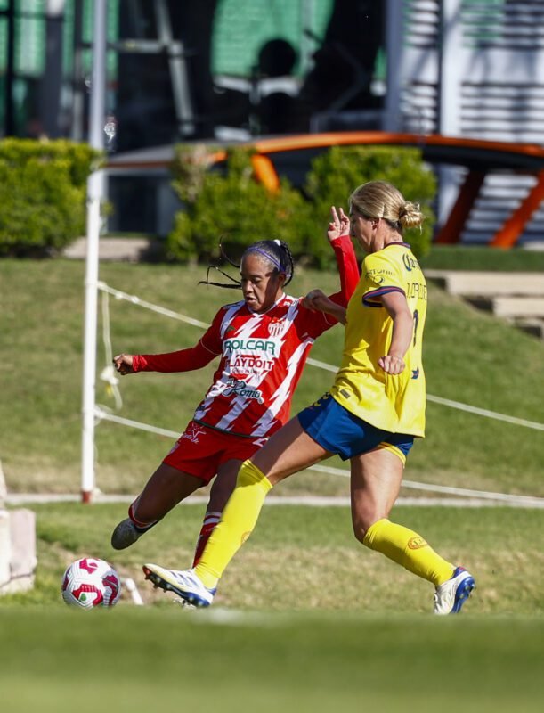 América Femenil goleó 5-0 al Necaxa. 