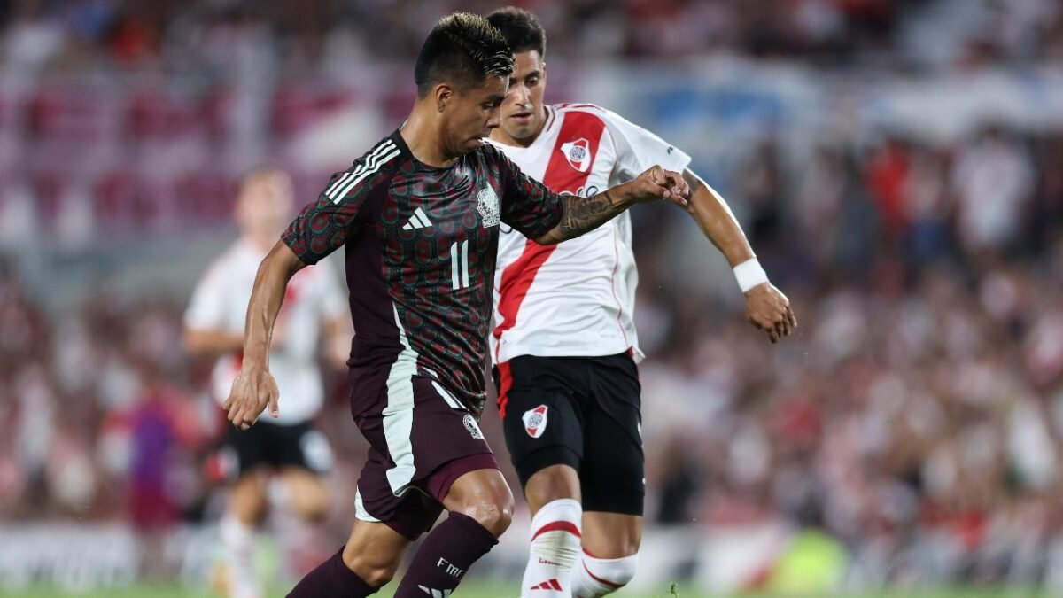 El equipo de Javier Aguirre perdió 2-0 con River Plate. 