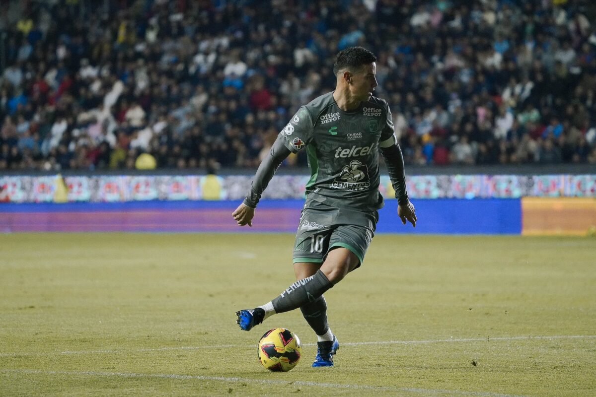 James Rodríguez, jugador del León