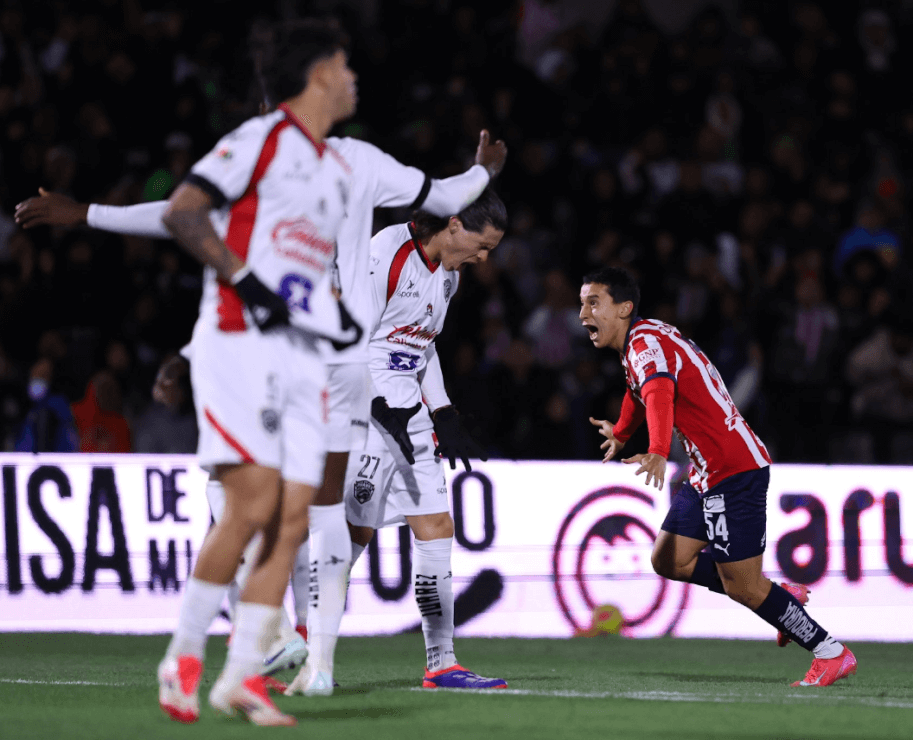 En este momento estás viendo FC Juárez 1 Chivas 1: Un empate de emociones en la frontera